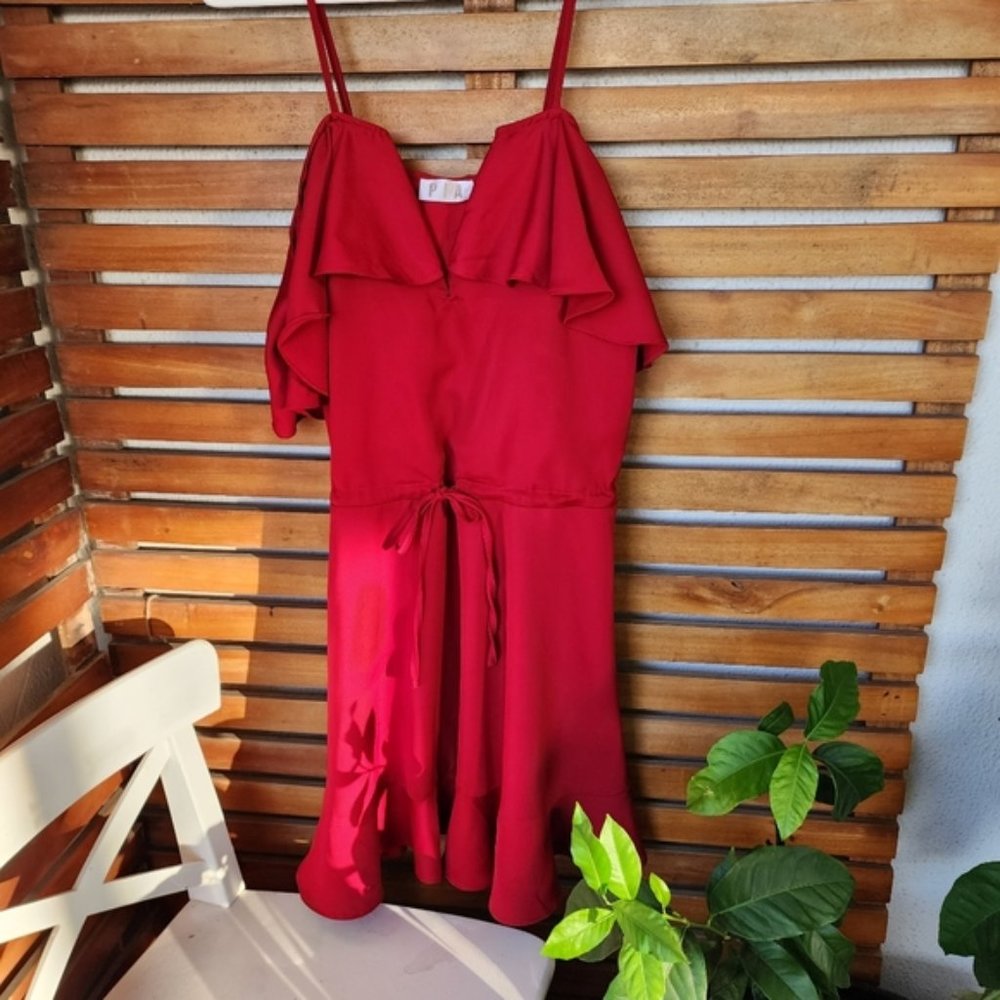 PIA mini dress boutique luxury Size 8 red